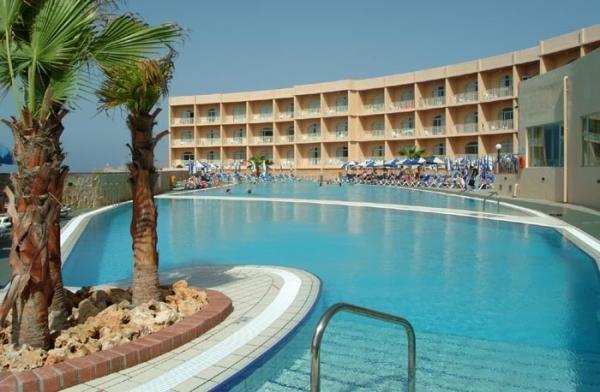 Курортный отель Paradise Bay - летний лагерь International House на Мальте