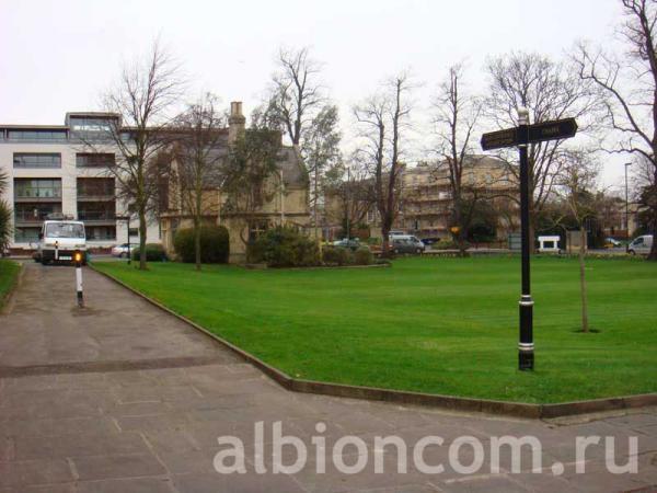 Вид на территорию колледжа Cheltenham College.
