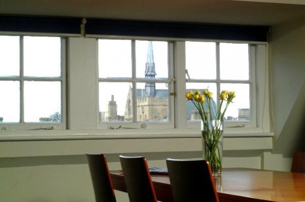 Вид из окна языковой школы OISE-Oxford
