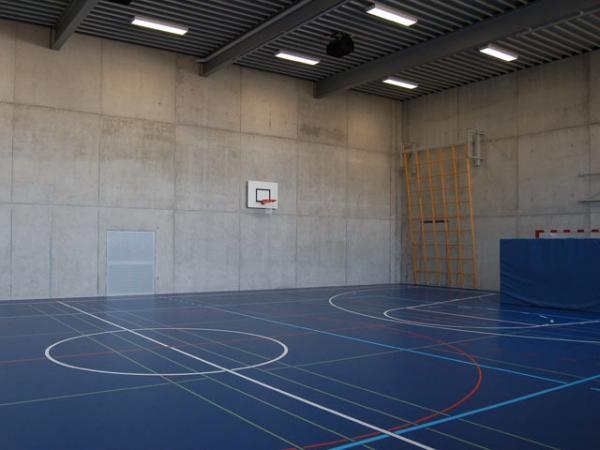 Летняя школа Швейцарии ESL-Zug. Спортивный зал школы