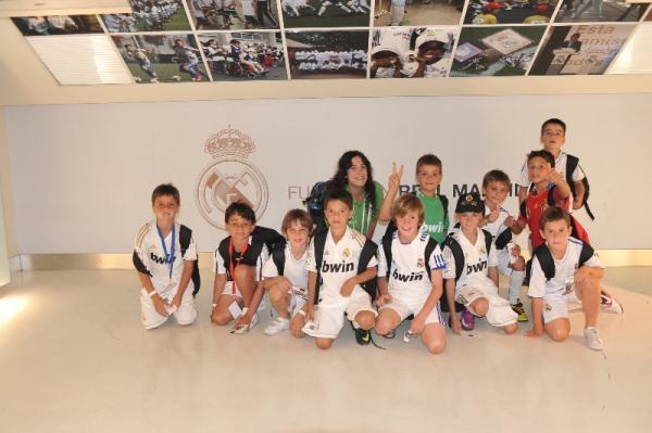 Участники летнего лагеря в Мадриде "Футбол с Реалом Мадрид"