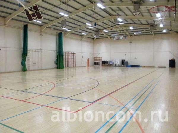 Moreton Hall - спортивный зал школы