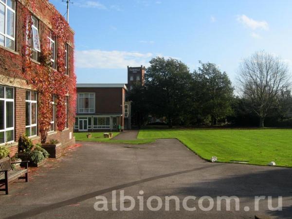 Вид на территорию школы Ashford School