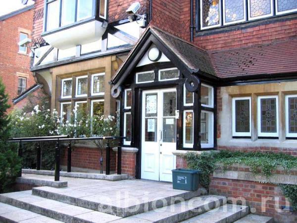 Здание библиотеки колледжа St. Clare’s, Oxford