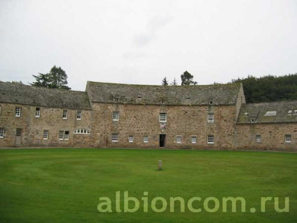 Gordonstoun School. Здание резиденции для мальчиков
