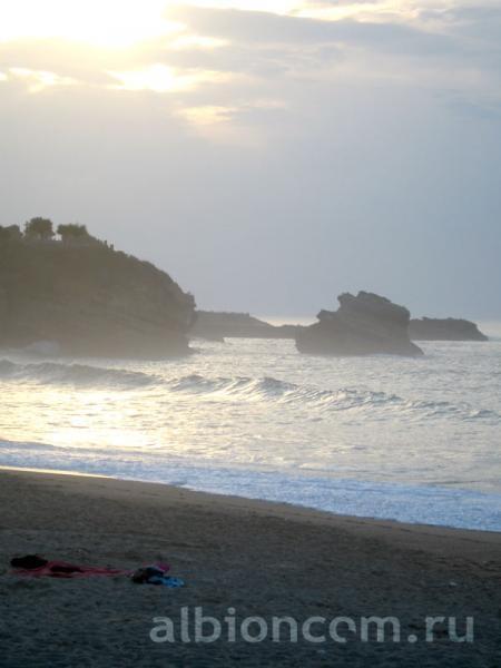 Bayonne Biarritz. Водная дымка над морем