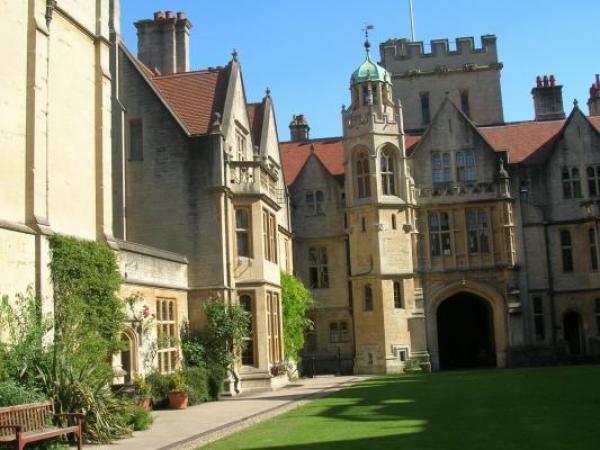 Летняя программа OISE в Оксфорде. Усадьба Eynsham Hall