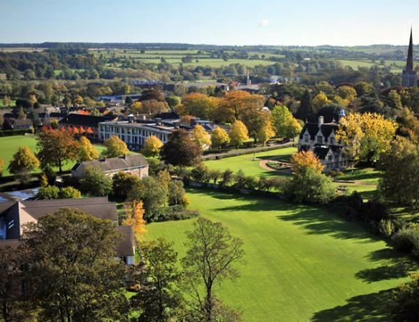 Летняя программа в британской частной школе Oundle - вид на территорию школы