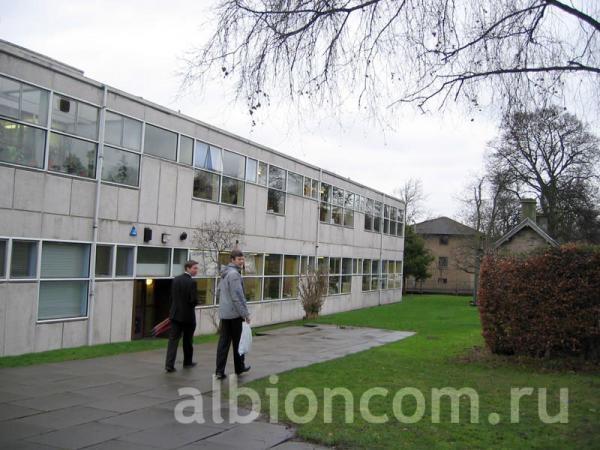 Летняя школа в Шотландии Fettes College. Учебные корпуса школы