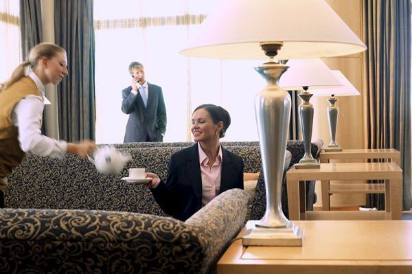 Языковая школа ACE English на Мальте. Отель Intercontinental 5* - в холле отеля