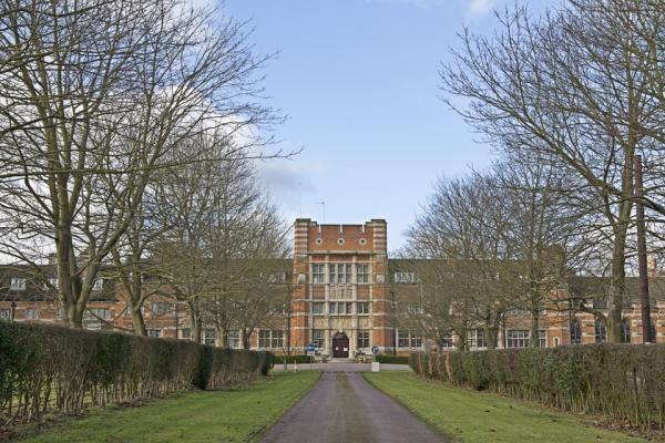 Летняя программа английского языка в учебном центре St. Albans. Вид на школьную территорию