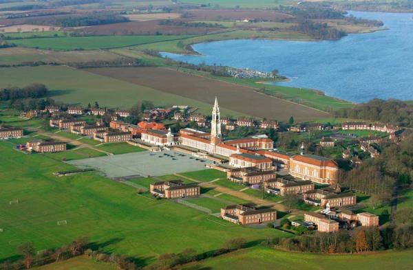 Летняя программа колледжа Central Saint Martins в Royal Hospital School. Вид на территорию школы