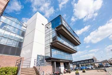 Wrexham Glyndwr University - Университет Глиндора