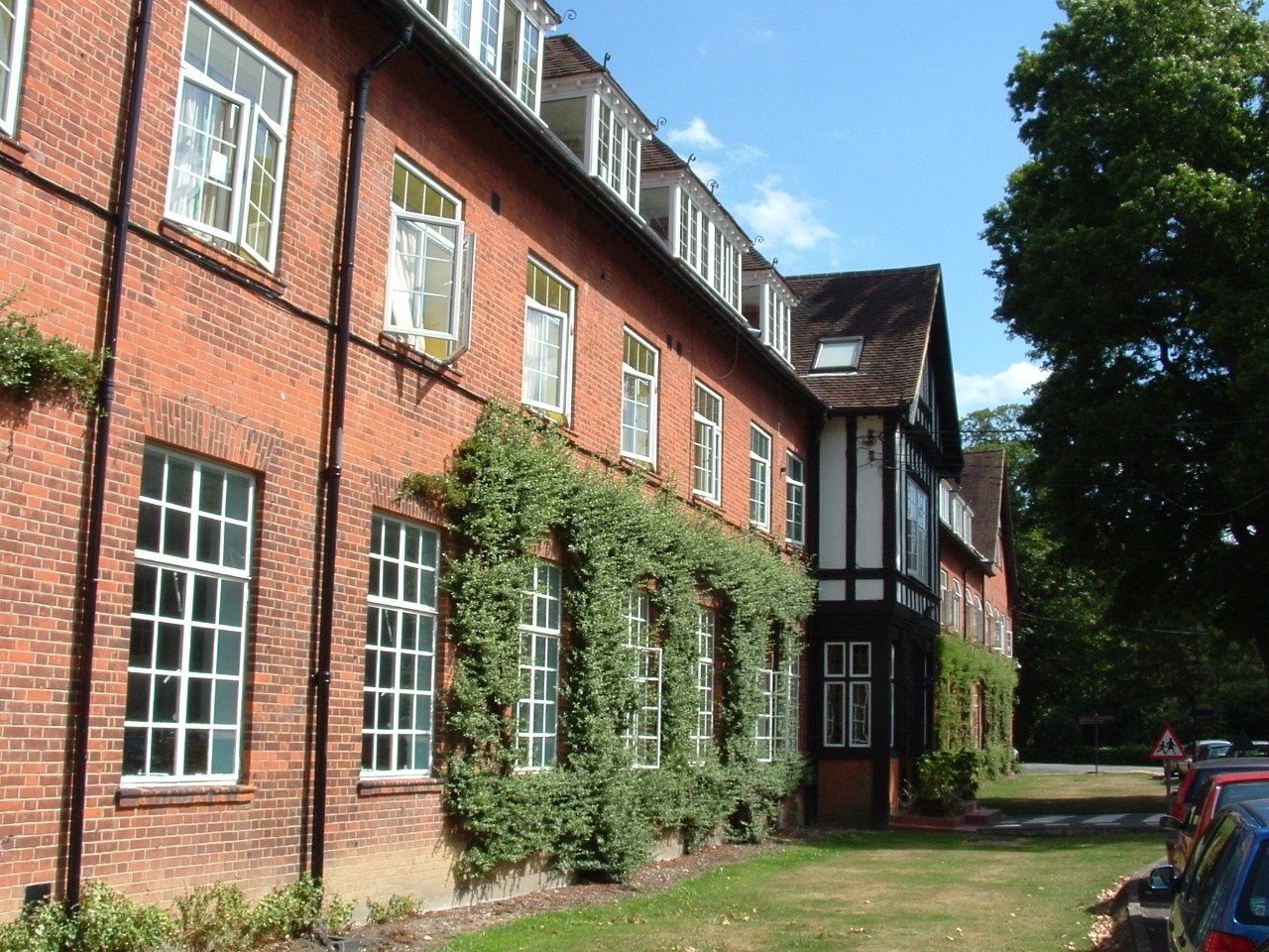 Queenswood-Boarding House