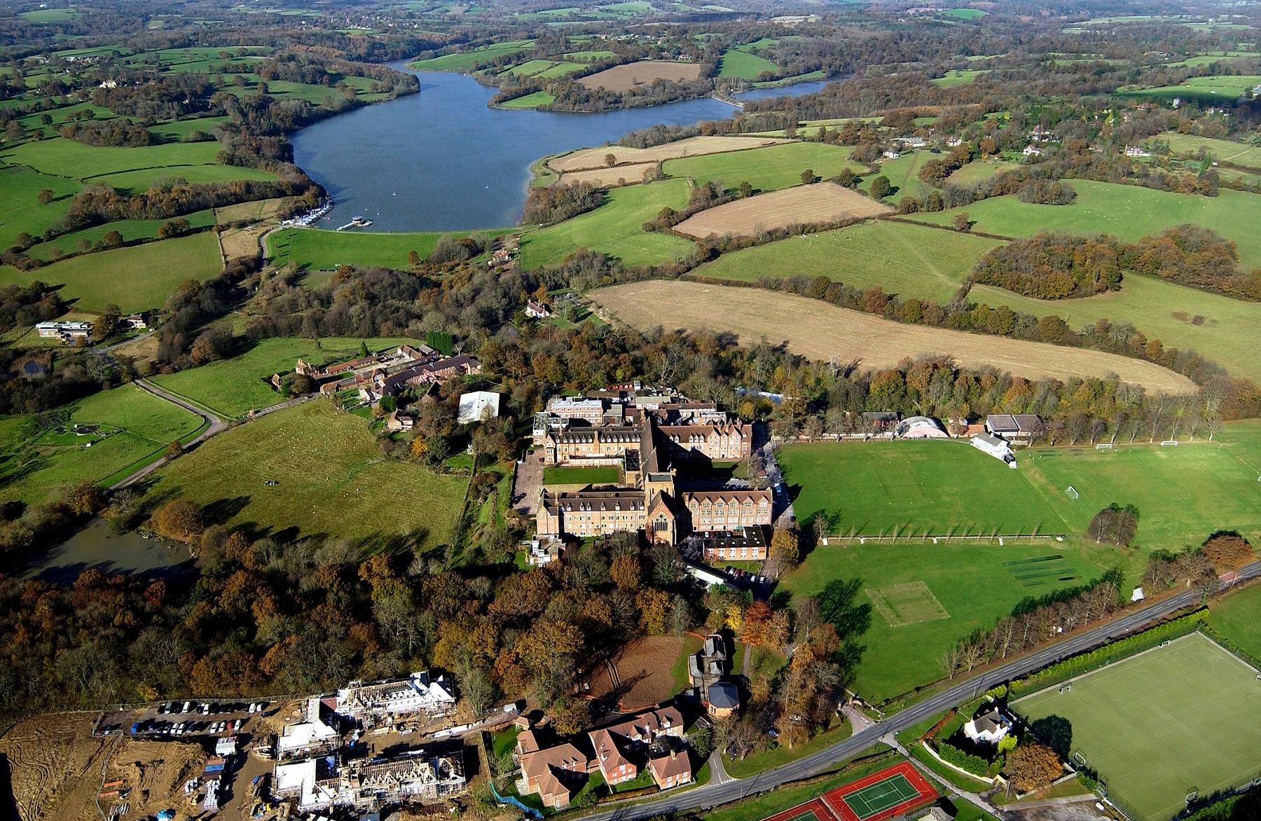 Школа-пансион Ardingly College, вид на территорию с высоты