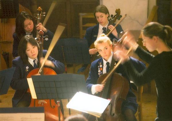 Занятие музыкой в Roedean School