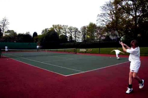 Теннисные корты Wellington College