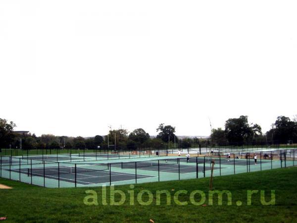 Теннисные корты в Harrow school