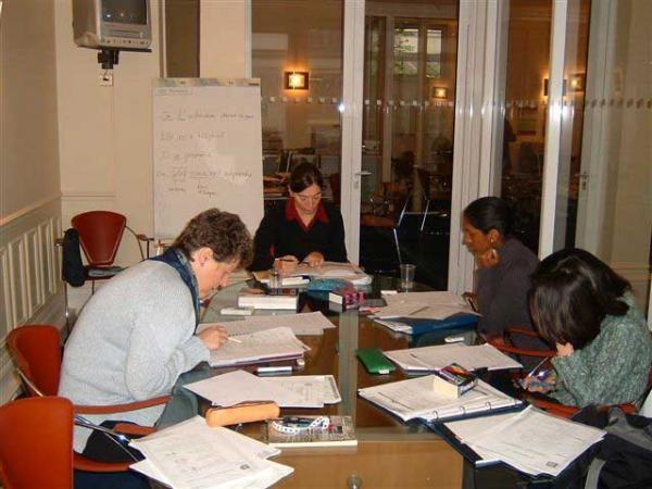 Групповые занятия студентов языковой школы OISE в Париже
