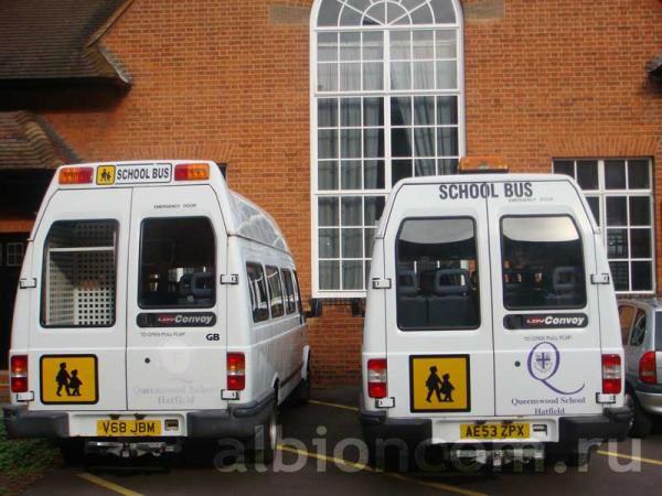 Школьные автобусы Queenswood School