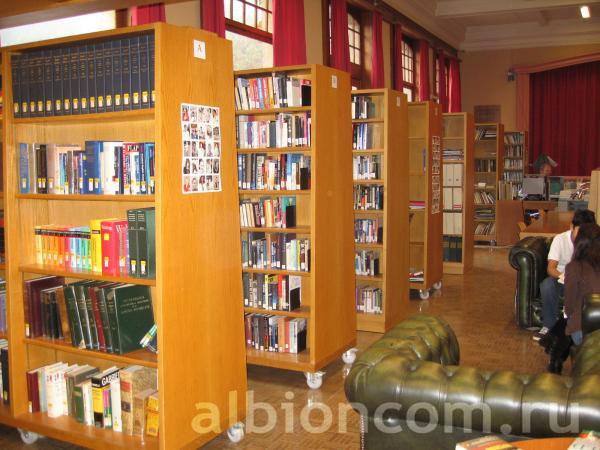Образование в Швейцарии. Le Rosey. Библиотека.
