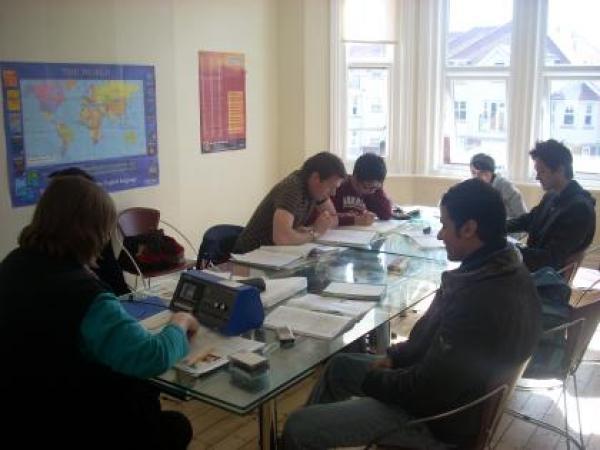 Языковой центр Regent в Борнмуте - класс для занятий