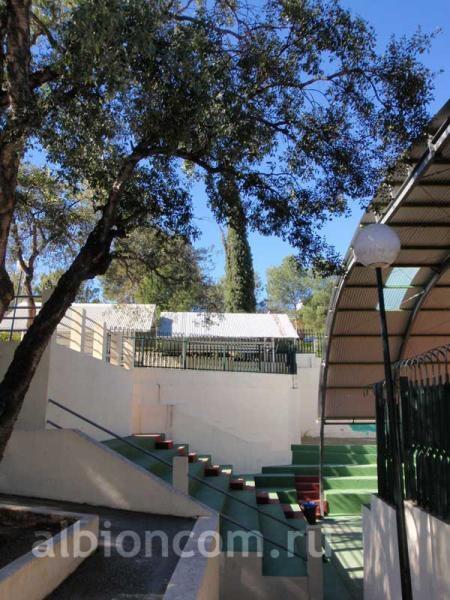 Летняя школа в Испании College Alboran, Marbella. Вид на территорию