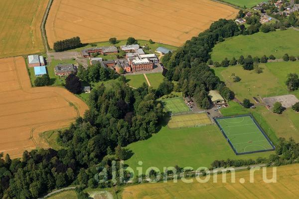 Летняя школа в Шотландии Kilgraston, вид с высоты на территорию