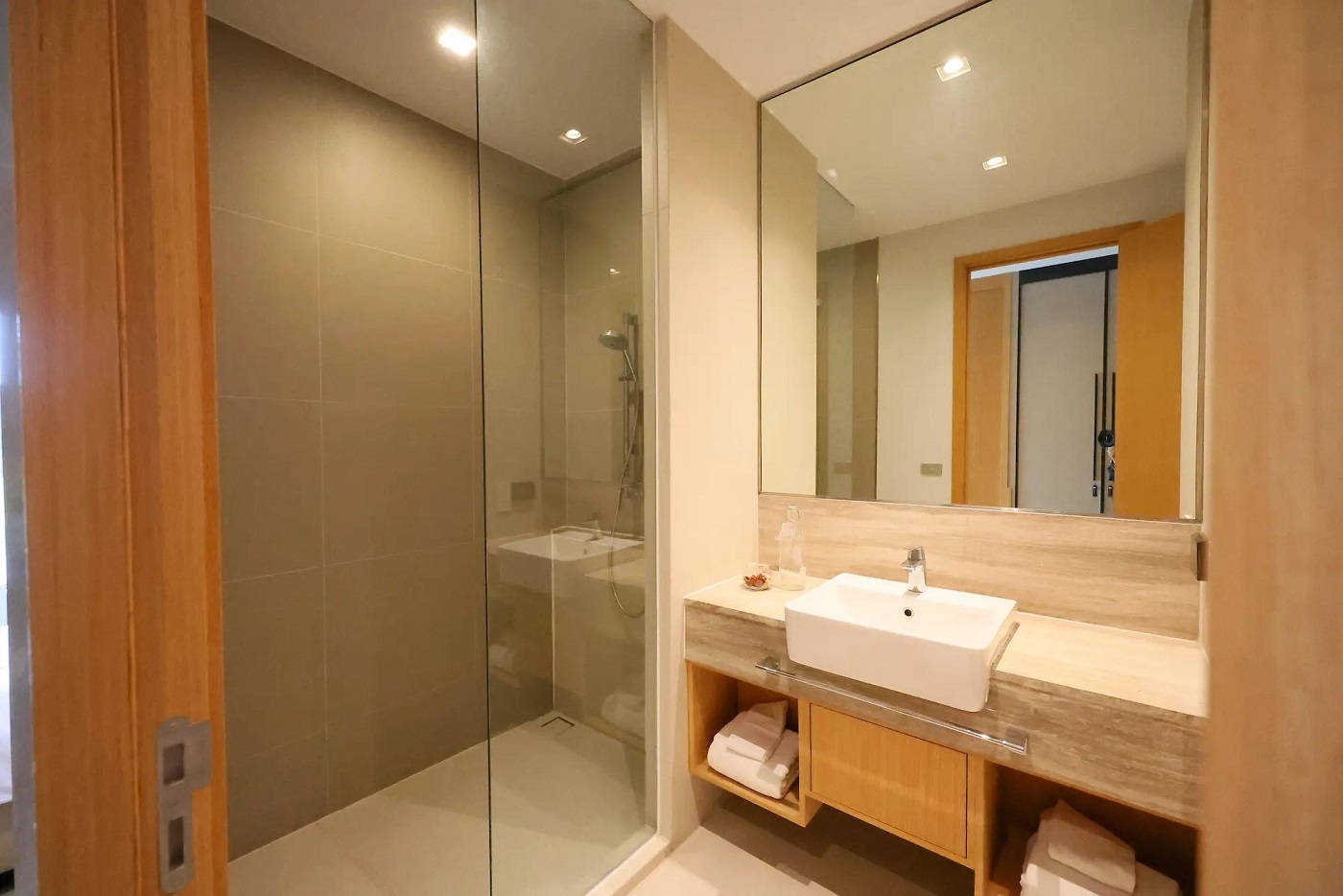 WycAbb_Thailand_bath