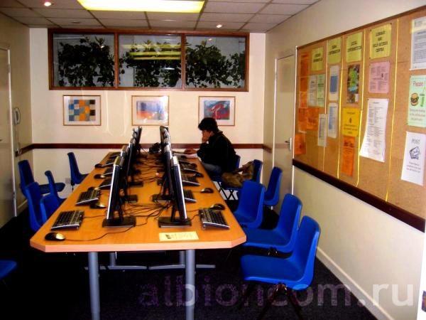 Интернет-кафе в Hampstead School of English