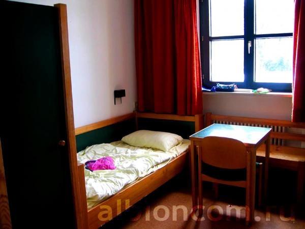 Студенческая спальня в резиденции школы немецкого языка в Мюнхене